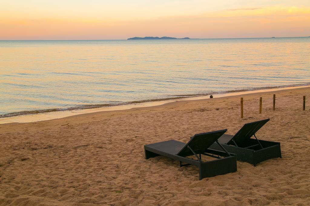 Seanery Beach Resort Банг Сафан Екстериор снимка