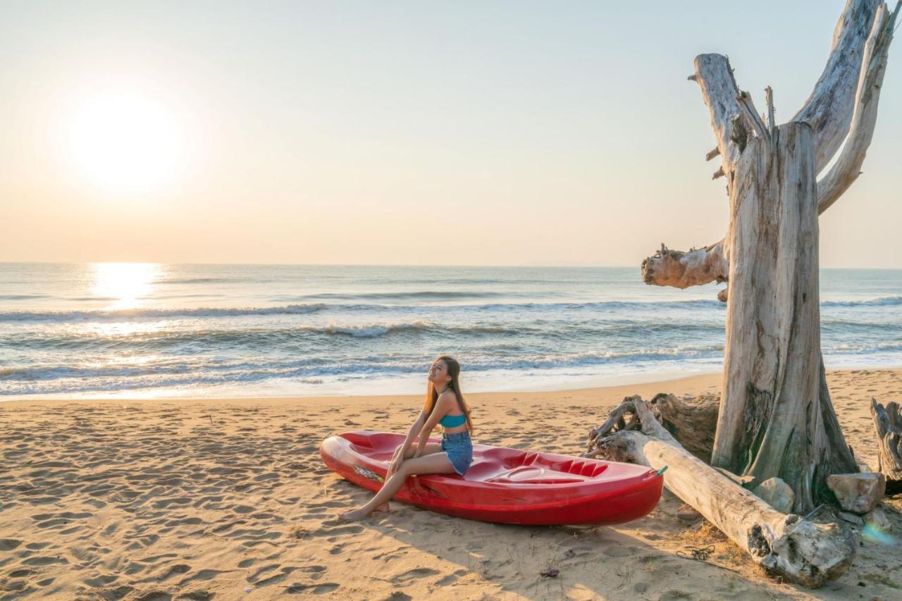 Seanery Beach Resort Банг Сафан Екстериор снимка